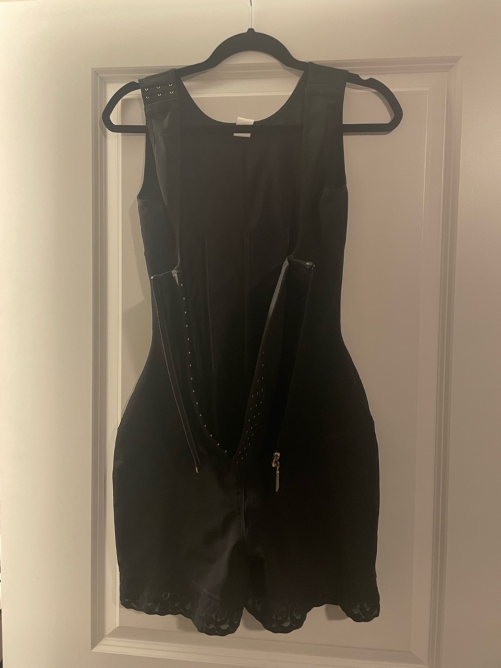 Black Sleeveless Zipper Detail Women’s Dress